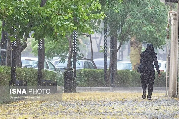 بارش شدید و رعدوبرق در راه است / تهران جمعه بارانی میشود / دمای اهواز به ۴۲ درجه میرسد