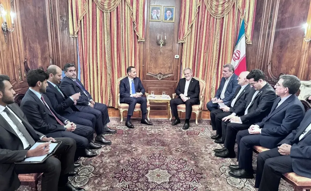 دیدار و گفتگوی نخست وزیر قطر با پزشکیان