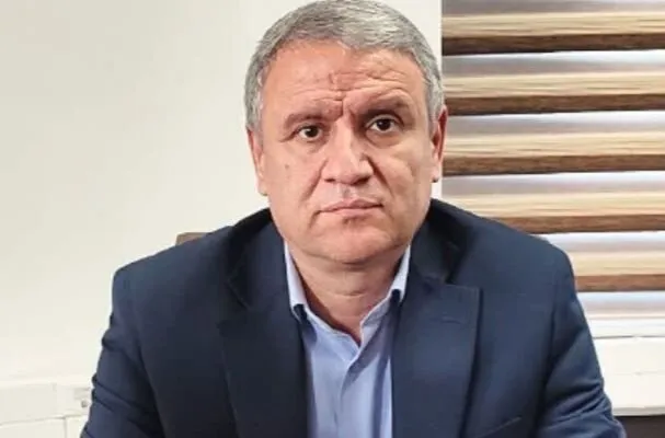 انتقال عملیات اقتصادی شرکتهای بزرگ به استانها ضروری است