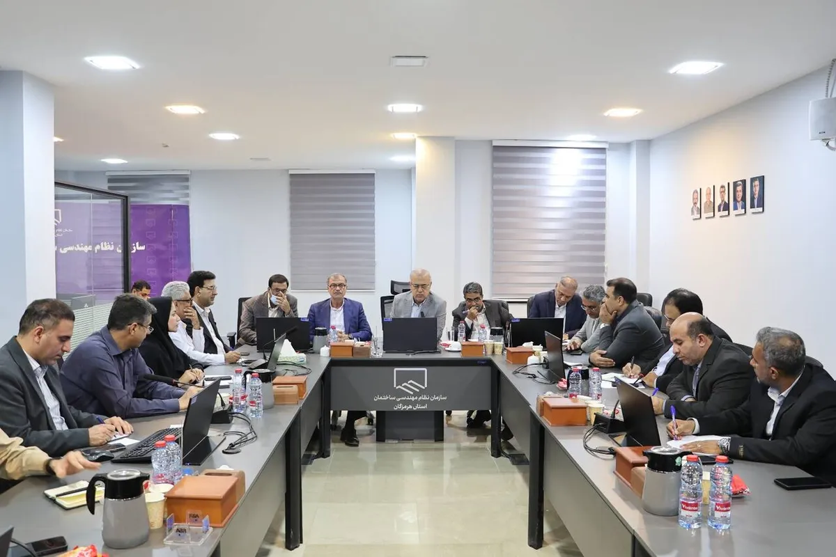 تدوین نظام مسائل بخشهای مختلف شهرستان بندرعباس برای توسعه متوازن
