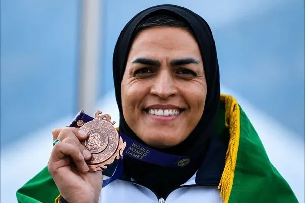 فتح سکوهای جهانی از دل کمبودها؛وقتی اراده زن ایرانی حریف غولها میشود