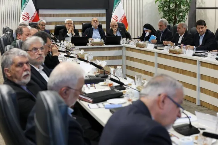 پیشنهاد وزیر کشور برای برگزاری انتخابات شوراها در نیمه آبان/ عراقچی گزارش سفر به نیویورک داد/ در جلسه امروز هیات دولت چه گذشت؟