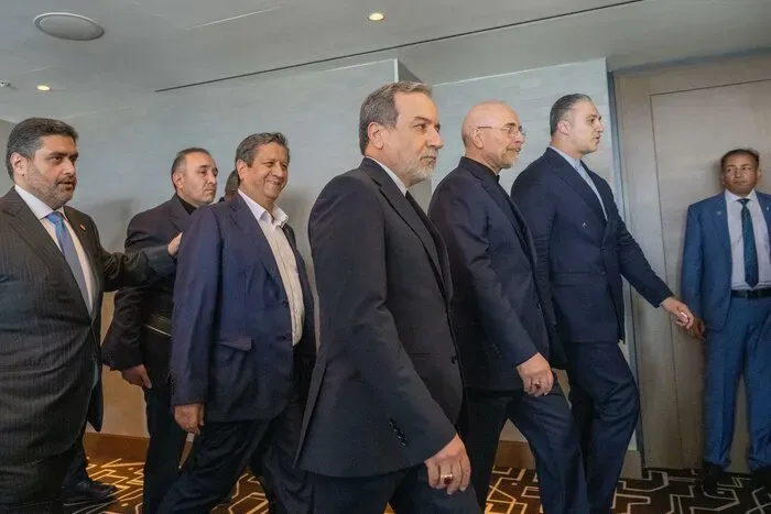 واسطه‌ها می‌گویند ایران از زمان رد طرح آتش‌بس خود از سوی ترامپ، هیچ‌گونه امتیازی نداده/ تهران اطمینان دارد که می‌تواند در برابر محاصره طولانی مدت آمریکا یا ازسرگیری جنگ، مقاومت کند