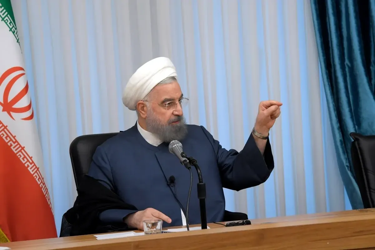 روحانی: چین در یکی از شهرهای مهم خود، در زیر کوه «محل استقرار در شرایط بحران» ساخته و به اندازه سه ماه برای استقرار کل مردم آن شهر، در آن‌جا امکانات ایجاد کرده بود/ چین که این همه قدرت در حوزه دیپلماسی و نظامی دارد، ببینید از نظر پدافند غیر عامل چه کار بزرگی کرده/ فرض کنید در همین اطراف تهران، تونل‌