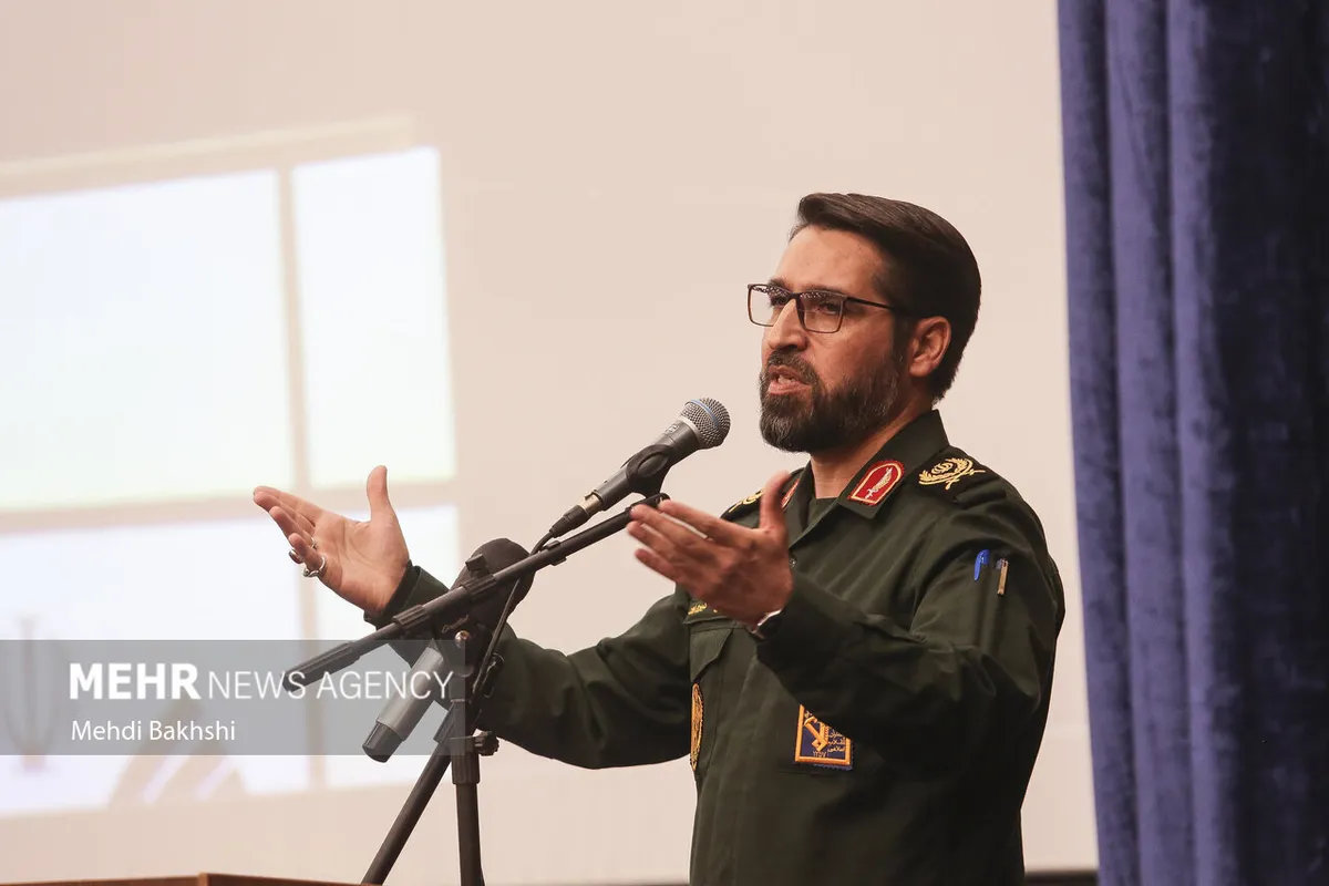 کبیریپور: جهاد و دفاع همچنان در عرصههای جدید ادامه دارد