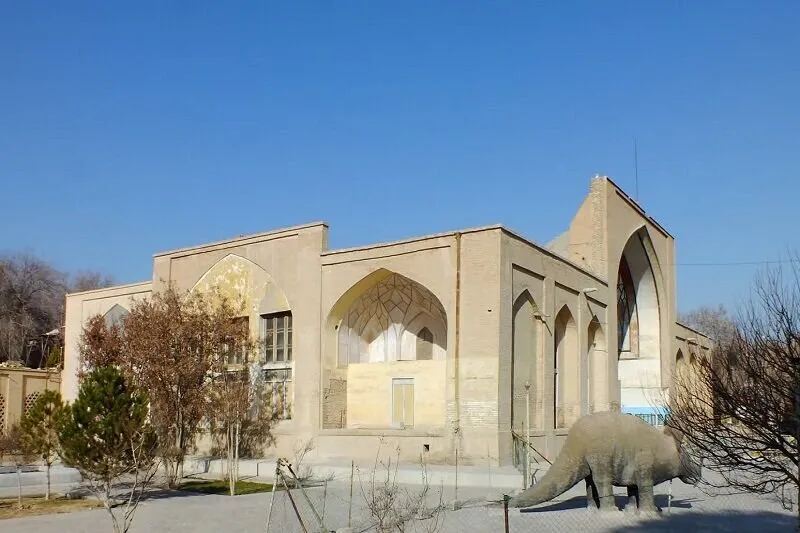 تالار تیموری درمسیرتبدیل شدن به موزه وبازار آثارفاخر صنایع دستی اصفهان