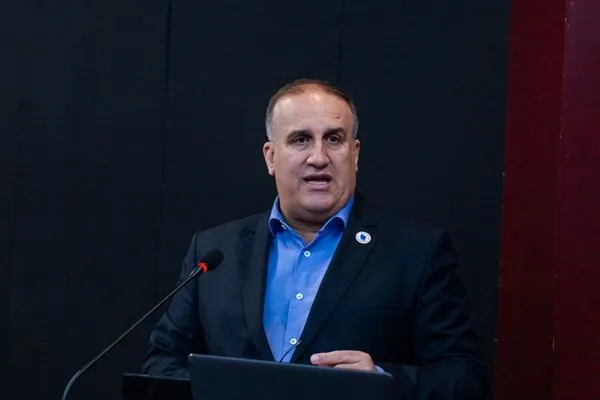 توقف طولانی کامیونها در مرز بازارهای صادراتی ایران را از بین میبرد