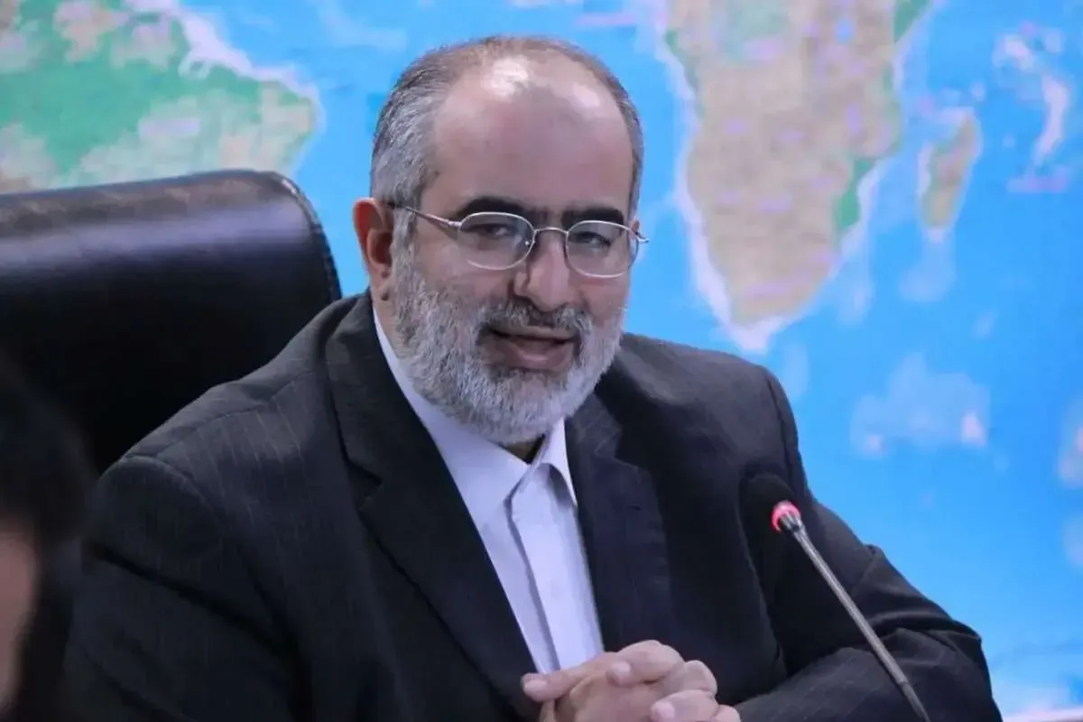 واکنش حسامالدین آشنا به تجمع غیر قانونی عدهای مقابل منزل حسن روحانی: این اقدام نه مشکل ناترازیها را حل میکند، نه رسوایی ناتراستیها را پوشش میدهد