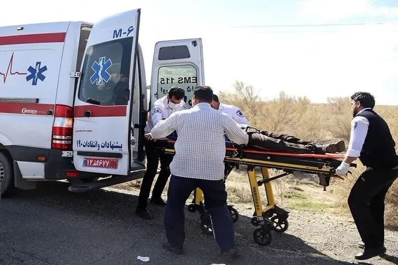 واژگونی نیسانوانت حامل کارگران فصلی در شاهرود با یک فوتی و ۱۷ مصدوم