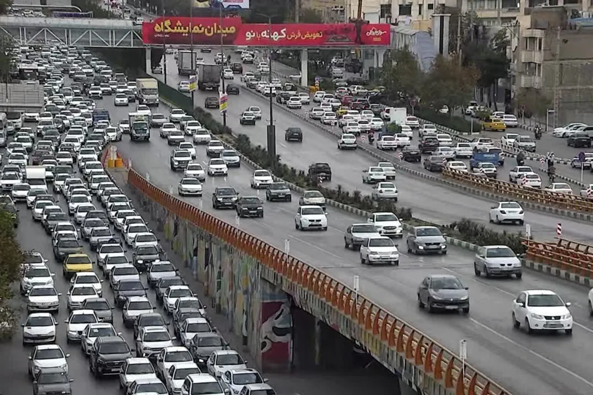 ترافیک سنگین در خیابانهای اصلی مشهد؛ رانندگان با احتیاط برانند