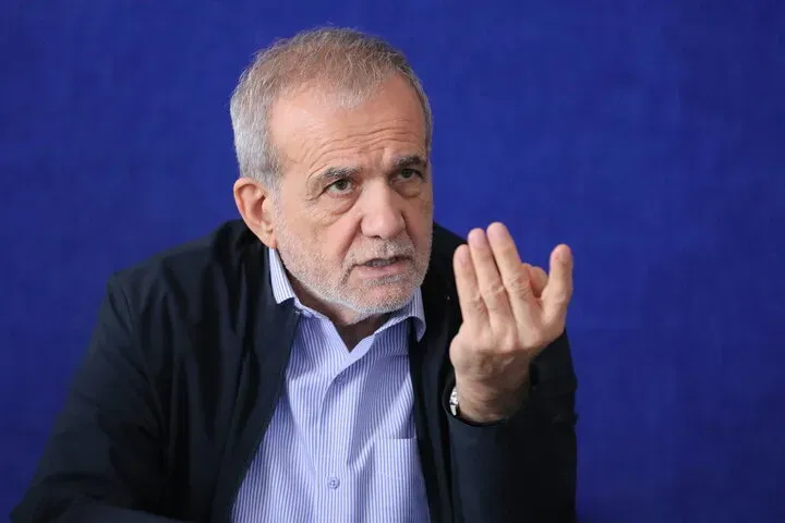 پزشکیان: مذاکرات ما با آمریکا بر اساس یک تفاهمنامه قبلی است / چرا و برای چه باید با ترامپ دیدار کنم؟ وقتی توافقی را امضا کردیم، آنها به آن عمل نکردند / وقتی مسیرها را به روی ایران میبندند، بسته شدن تنگه هرمز امری طبیعی است / آنچه در یمن در حال وقوع است، ارتباطی با ایران ندارد؛ ما میتوانیم برای ح