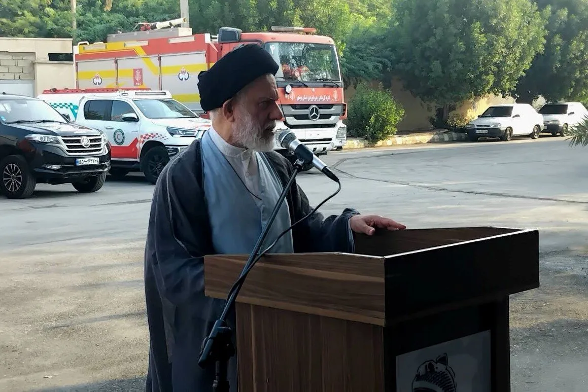 امام جمعه دیّر:آتشنشانان در خط مقدم نجات جان و مال مردم هستند