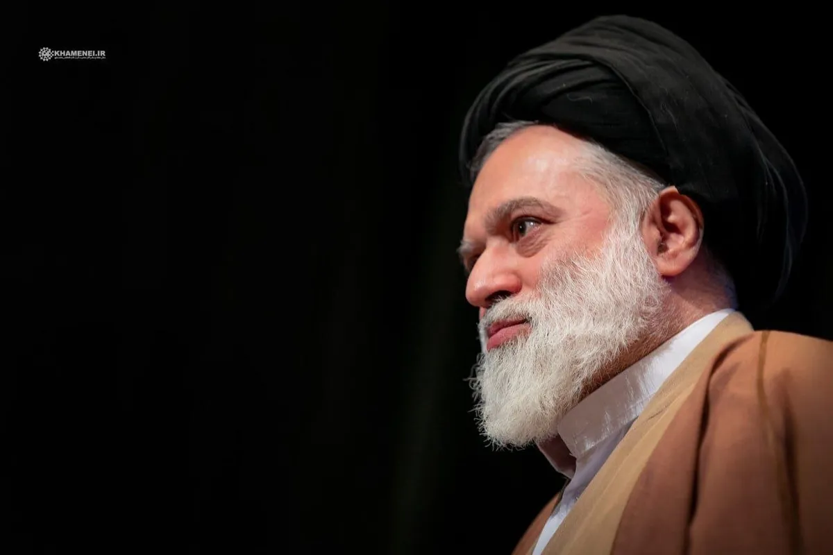 نامه آیت الله سید مجتبی خامنهای به برادرشان در ایام دفاع مقدس؛ دائماً در صدد تهیّۀ کتاب درسی در مجتمع رزمندگان بودم/ بشری و هدی هم سلام می رسانند