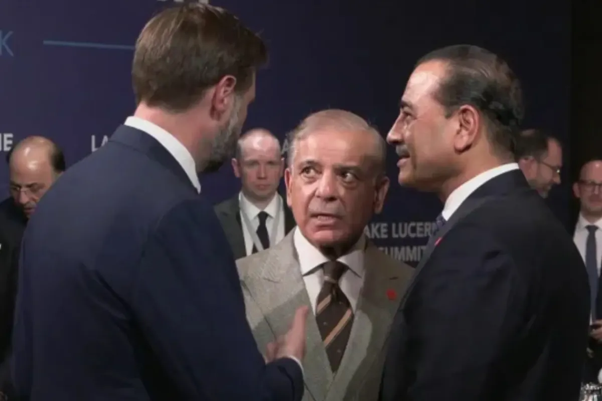 یک مقام ایرانی گفت مشکل اصلی این است که «ترامپ هنوز به موضعی روشن درباره اینکه از مذاکرات چه میخواهد، نرسیده» / مقامات آمریکایی میگویند به نظر میرسد ایرانیها میخواهند ایالات متحده بسیاری از امتیازات را در همان ابتدا واگذار کند / نحوه صحبت نمایندگان تهران درباره سرنوشت تنگه هرمز «پیچیده» است، ام