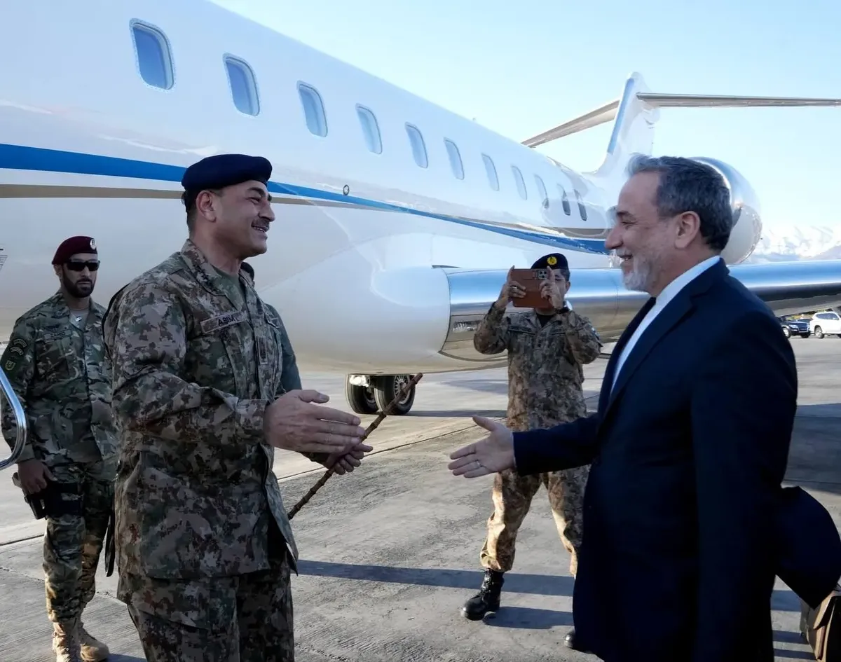 خبرگزاری دولت: امروز عاصم منیر برای دیدار با مسئولان بلندپایه ایرانی عازم تهران میشود/ وزیر کشور پاکستان هم عاصم منیر را همراهی میکند/ فرمانده ارتش پاکستان تحولات منطقه را در تهران پیگیری خواهد کرد