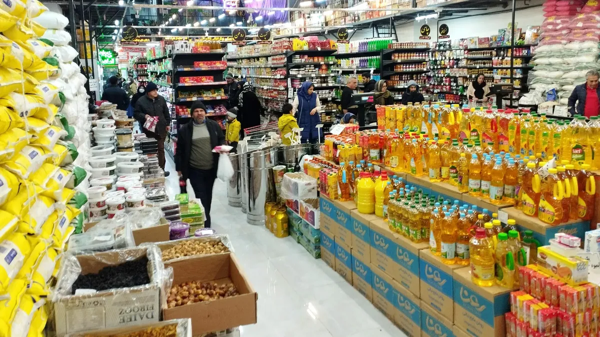 هیچ عذری در نظارت بر بازار و برخورد با احتکار و گرانفروشی پذیرفته نیست