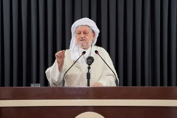 امام جمعه پاوه: فشار اقتصادی در وضعیت نه جنگ و نه صلح افزایش یافته است