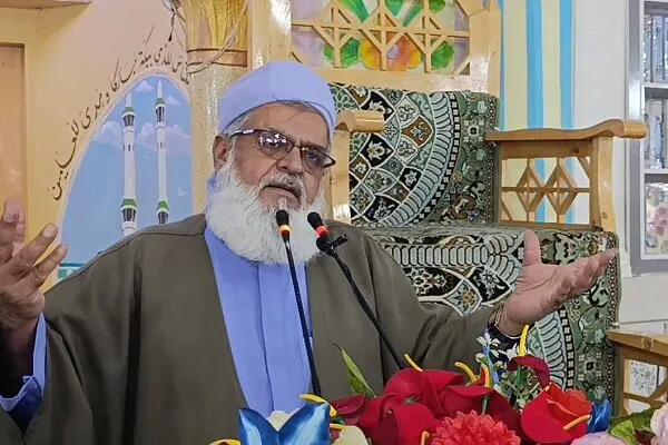 مولوی حسین‌زهی: جوانان برای حل مشکلات زندگی دین و عقل را کنار نگذارند