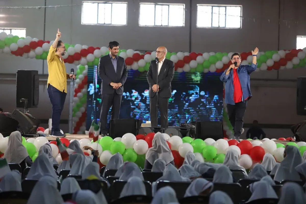 جشن ماه مهر با حضور هنرمندان شبکه پویا در یزد برگزار شد