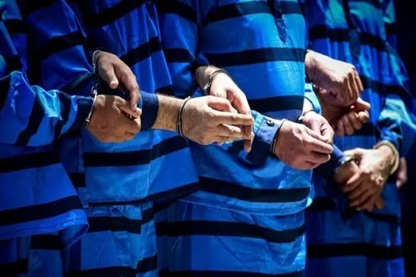 دستگیری توزیع کنندگان مواد مخدر و کشف اموال مسروقه در ملایر