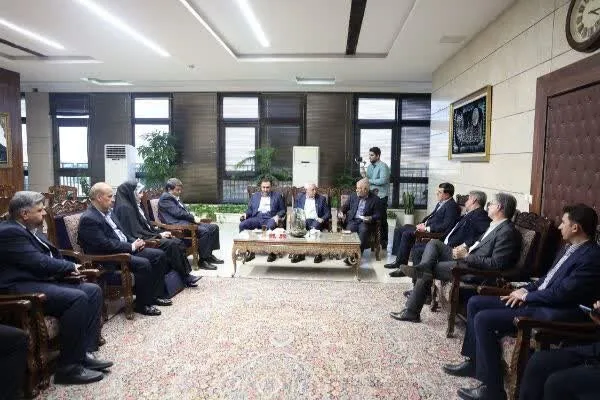 استاندار کرمان: توسعه گردشگری نیازمند اقدامات عملی و پیگیری مستمر است