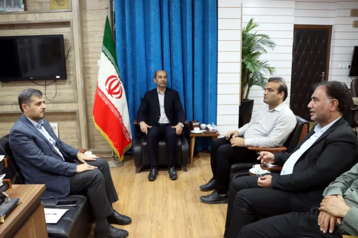 فرماندار دشتی: شهرداران اقدامات دولت و نظام را منعکس کنند