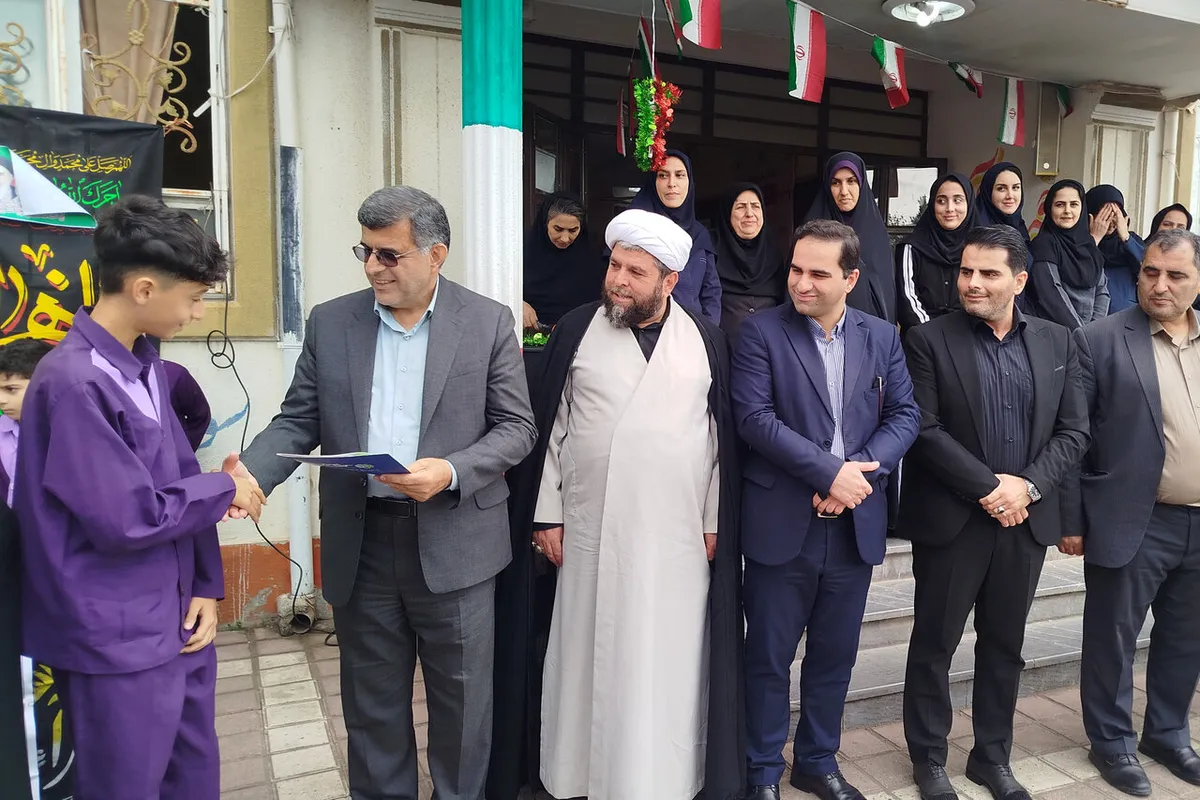 حیدری نژاد: دانشآموزان در ساختن شهری سالم و آباد نقشآفرینی میکنند