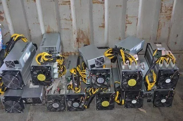 ۲۴ دستگاه ماینر غیرمجاز در اراک کشف شد