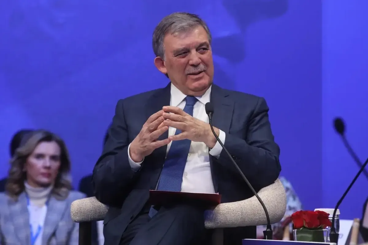 عبدالله گل، رئیس‌جمهور پیشین ترکیه: ایران باید از فرصت کنونی استفاده کند و پیش از تضعیف موقعیت چانه زنی‌اش، دستاورد‌های خود را به ثمر برساند/ تهران باید مراقب باشد تا امتیاز‌های کوتاه مدت را با دستاورد‌های بلند مدت اشتباه نگیرد/ در صورت توانایی ایران برای ادامه این درگیری برای مدتی بسیار طولانی‌تر، 