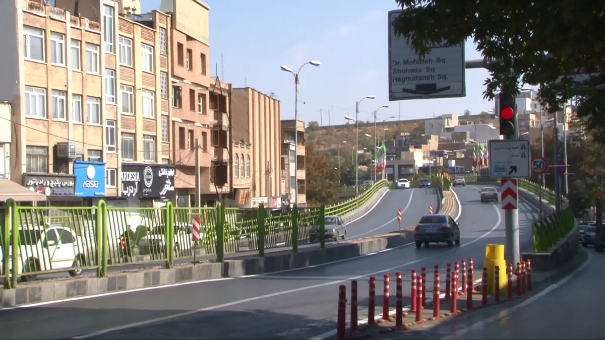 پلهای همدلی؛ ساخت سازههای فلزی به دست صنعتگران اراکی، گره ترافیک همدان را باز کرد