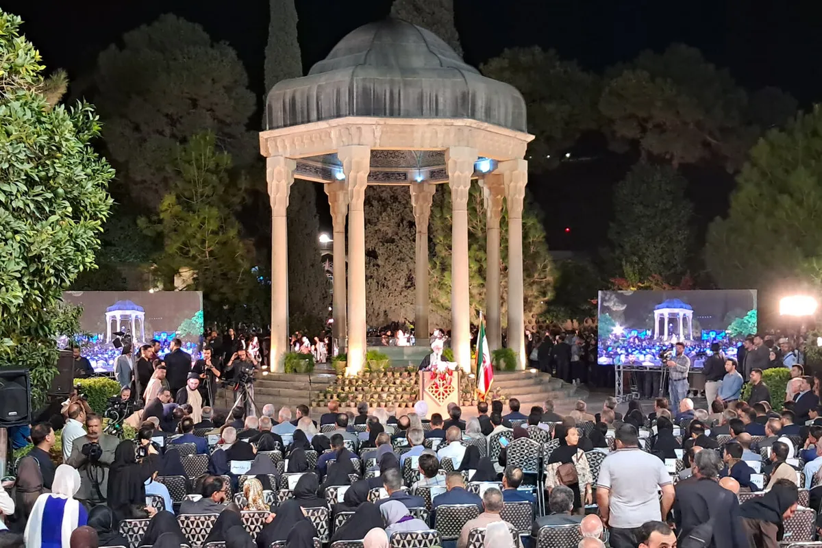 آغاز مراسم یادروز حافظ در حافظیه شیراز