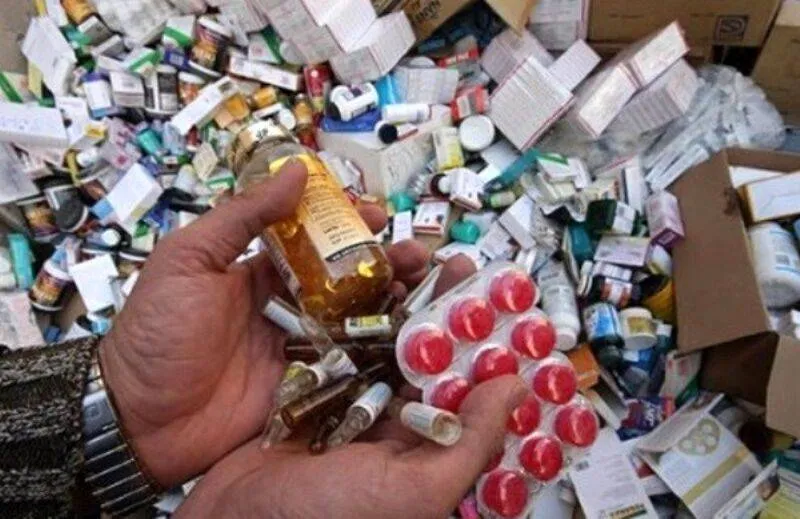 کشف حدود ۴ هزار قرص و ۱۰ هزار سی سی شربت غیرمجاز در نیشابور