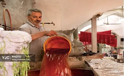 هنر اصیل رنگرزی سنتی قم در قاب تصویر