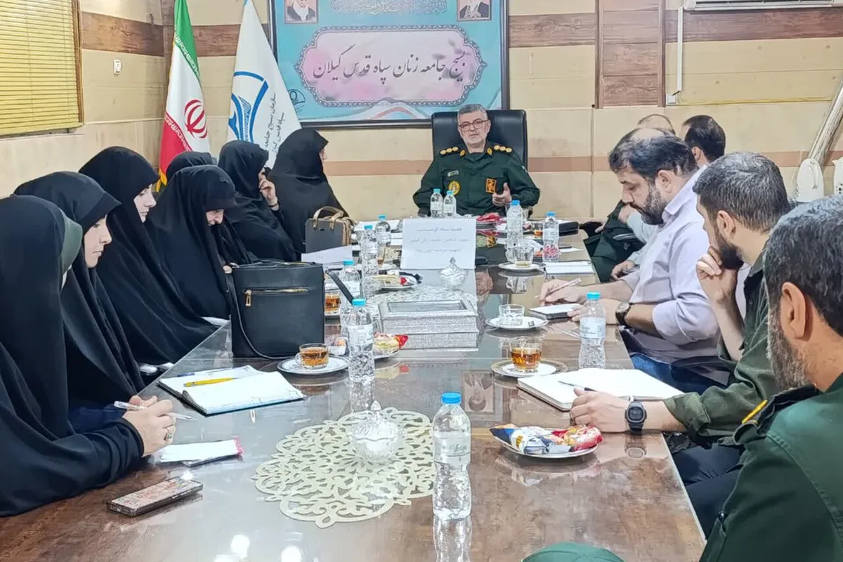 سرهنگ منشوری: زندگی شهدا را با زبان نسل جدید روایت کنیم