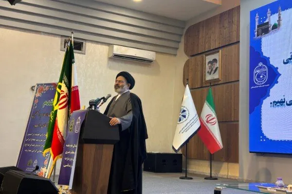 نواب: خادمان زائران باید با مسئولیتپذیری و سعهصدر خدمت کنند