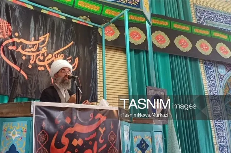 هشدار امام جمعه زرندیه درباره سوءاستفاده دشمن از مشکلات معیشتی مردم
