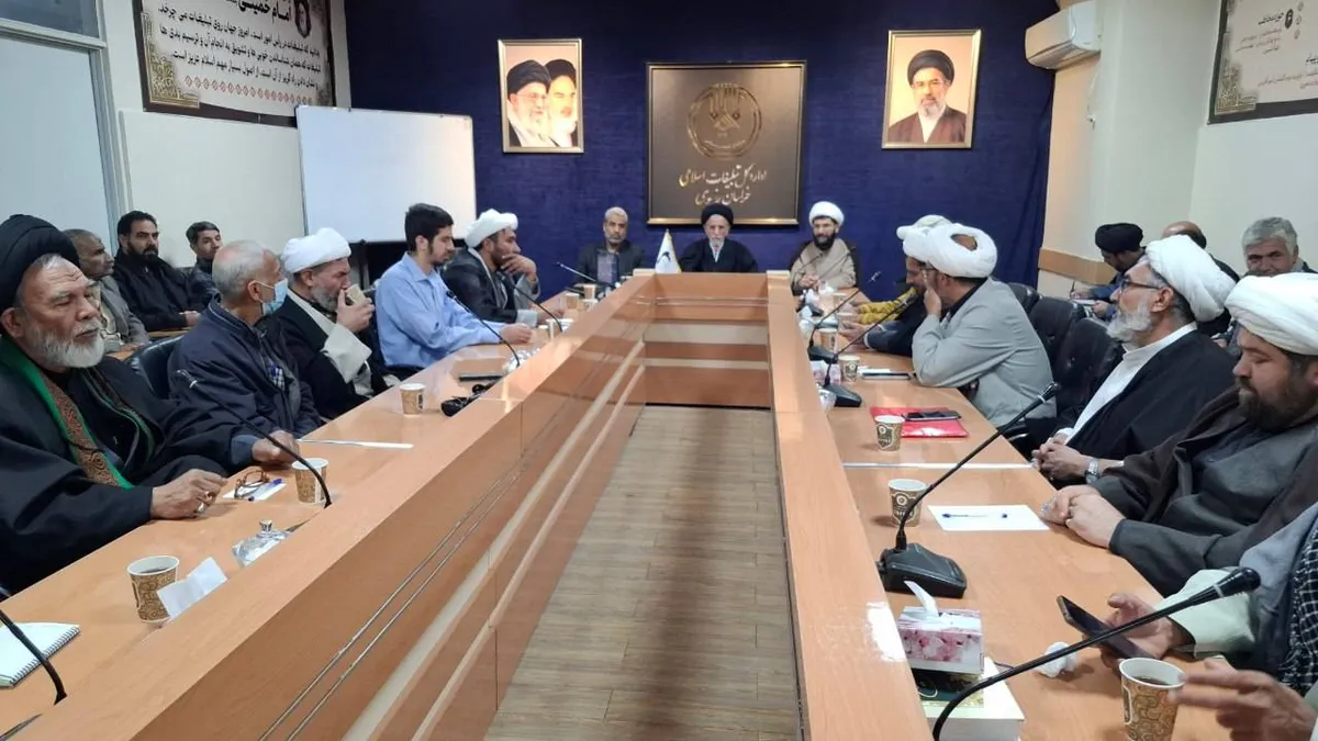 برگزاری نشستهای آموزشی و توجیهی دبیران اعتکاف ۳۰۰ مسجد مشهد