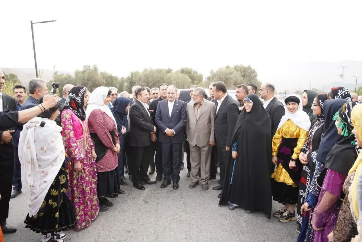 وزیر جهاد کشاورزی با استقبال مردم وارد طارم سفلی شد