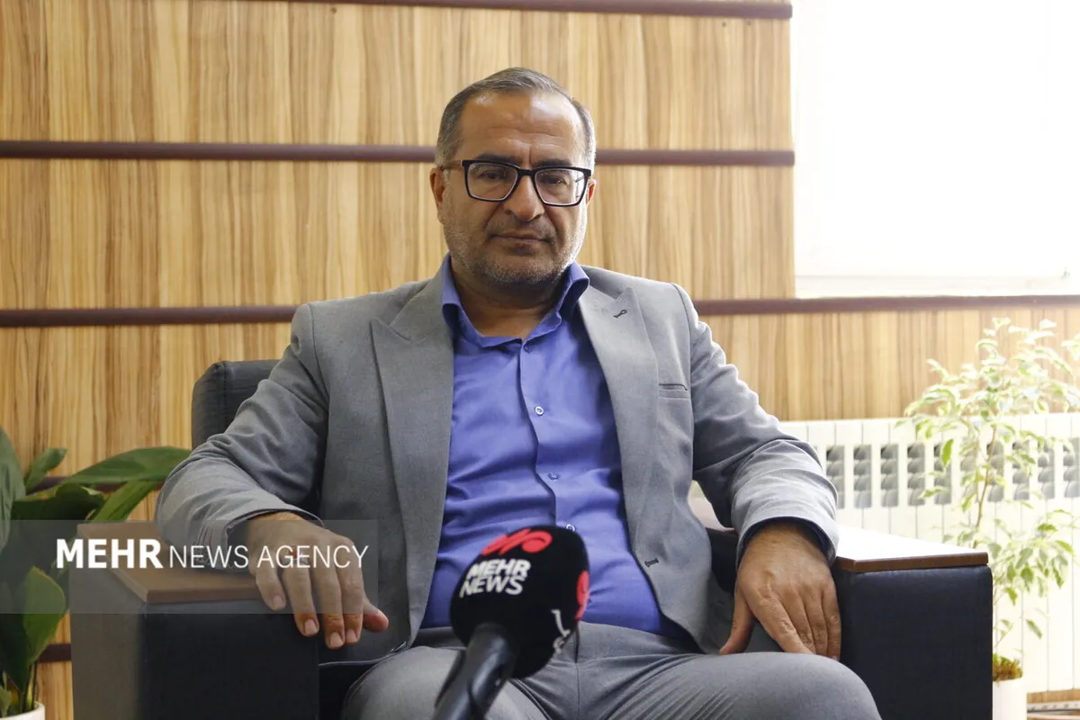 فرماندار فیروزکوه بر تبیین فرهنگ ایثار و شهادت برای جوانان تأکید کرد