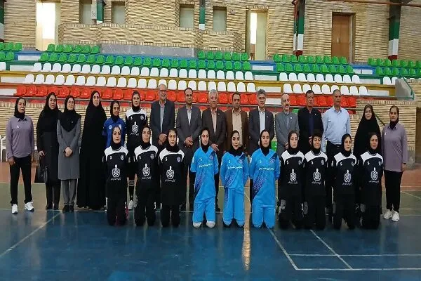 رونمایی از لباس تیم فوتسال بانوان لرستان با حمایت مجمع خیرین سلامت