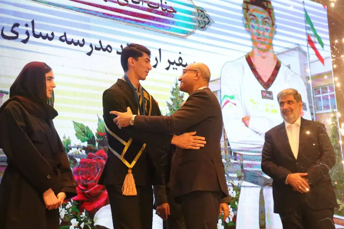 آرین سلیمی و کوثر اساسه سفیران مدرسهسازی ایران شدند