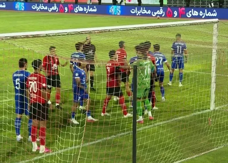 نکونام تیمش را روی ضربات آزاد آپدیت کرد:/ سبک جدید کرنر تراکتور به سبک آرسنال! (عکس)
