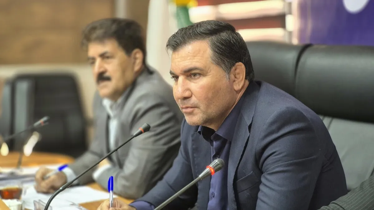 گره کور اشتغال در هلیلان با نبود بانکها و ادارات/ گلایه شدید فرماندار از غیبت مدیران و انتقاد مدیرکل کار از کندی جذب تسهیلات