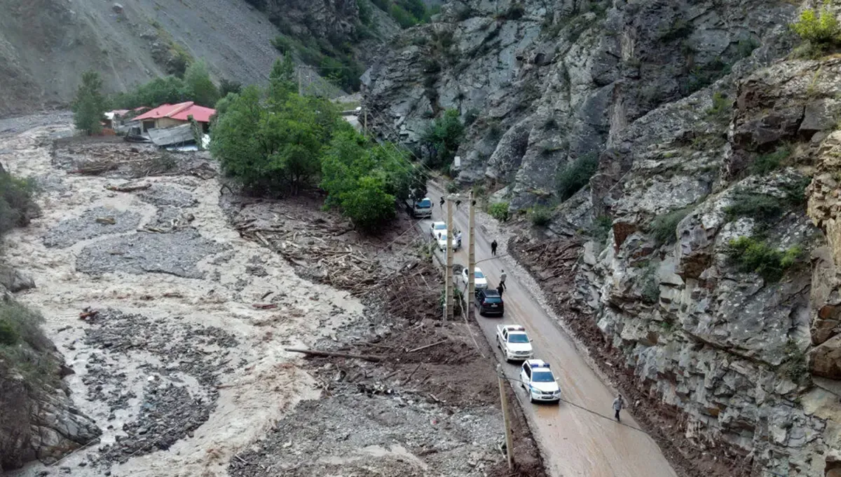 کندوان و آزادراه تهران شمال یکطرفه شد؛ ترافیک سنگین در مسیر شمال