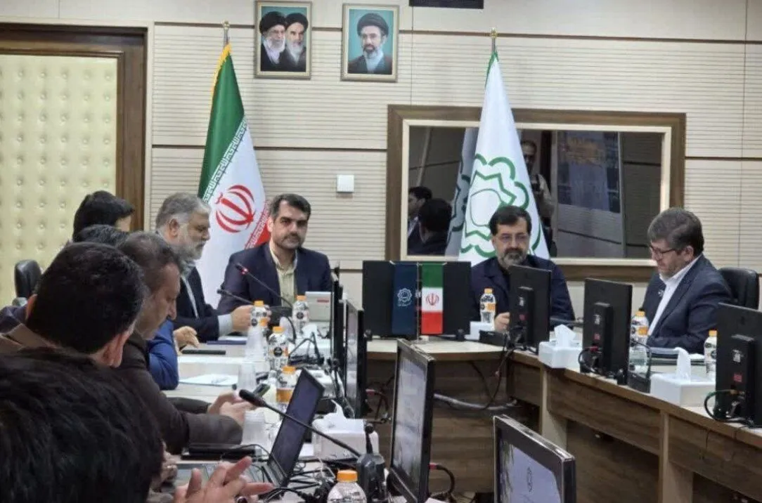 بهنامجو: پروژههای ریلی قم با جدیت بیشتری پیگیری میشود