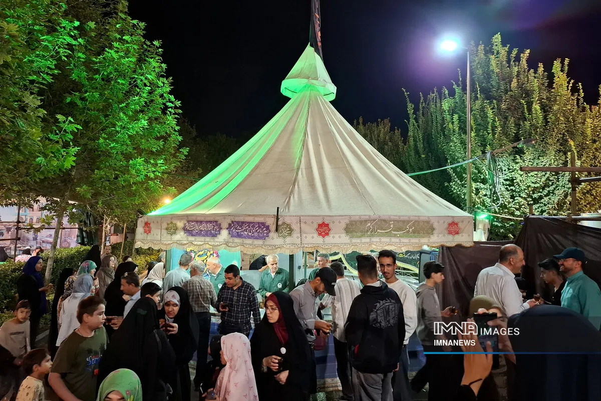 برگزاری اجتماع خادمیاران شهدای خدمت با مشارکت منطقه ۷ اصفهان در میدان انقلاب