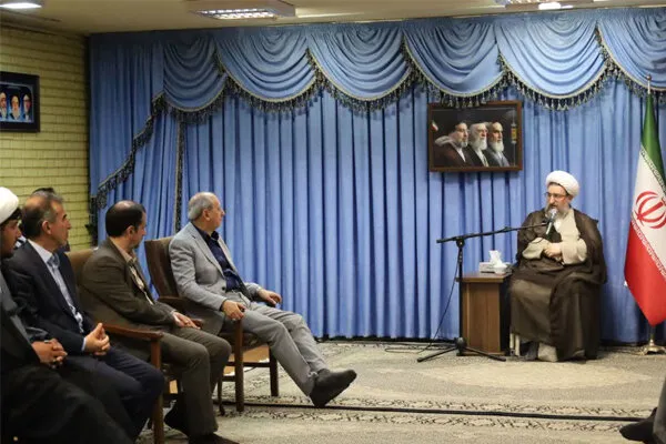 تأکید امام جمعه تبریز بر توسعه فرهنگ غذای حلال