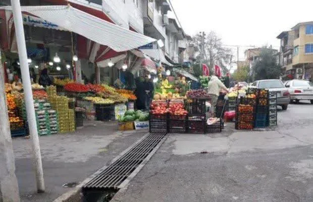 نقض آشکار حقوق شهروندی با تصاحب پیاده روها و خیابانهای شهر توسط مغازه دارن و کسبه