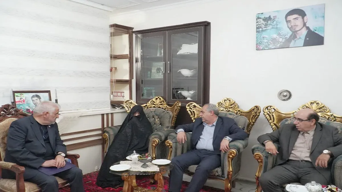 دیدار استاندار آذربایجان شرقی با خانواده شهدای کلیبر