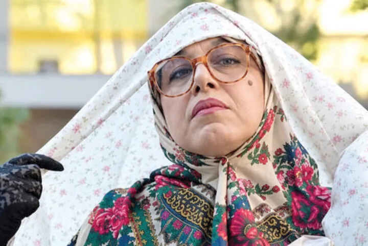 روزگار تلخی که لباس زنانه بر تن «رضا عطاران» کردن، خوب میخنداند!/ از ۹۵ میلیارد فروش هفته سینمای ایران، ۶۸ میلیارد سهم «خانوموالده» شد